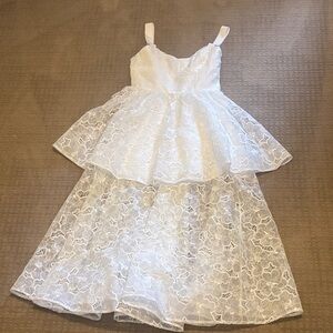 Hill House White Lace Formal Dress